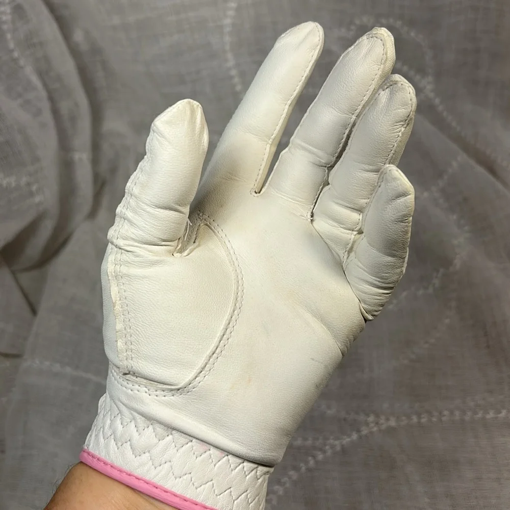 Cabretta left leather golf glove